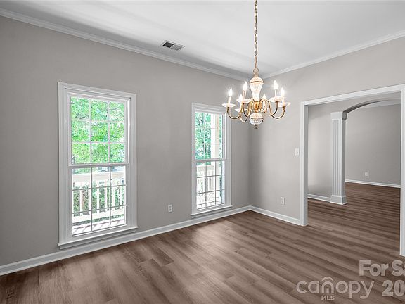 5th image of 10713 Ridge Acres Rd
