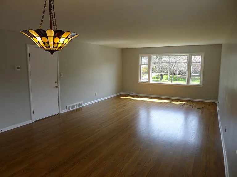3006 Warrensville Center Rd #UP — Photo 8