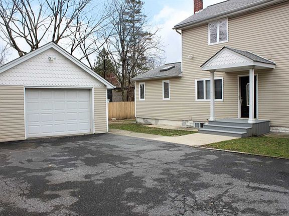 3rd image of 55 Henry St