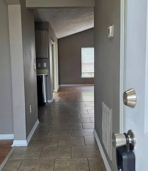 3339 Gretna Dr — Photo 2