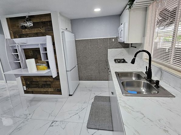 miami-florida-2057620878 picture