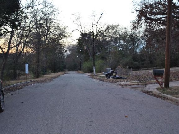 4th image of 2950 Maryland Dr