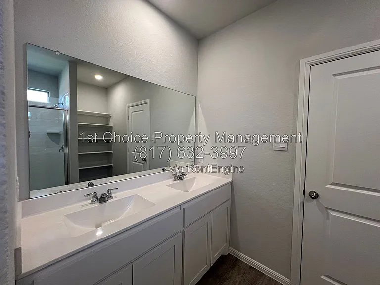 912 Rothville Ln — Photo 49