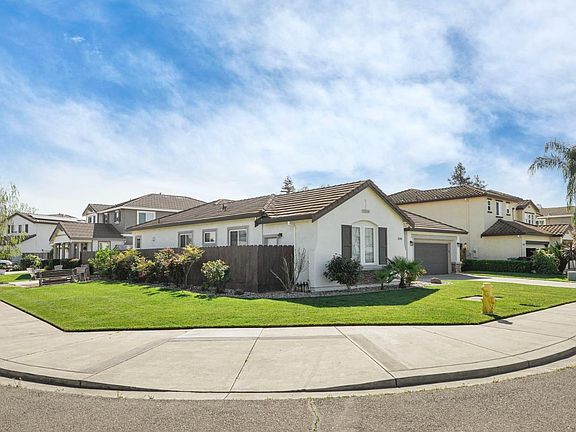 3rd image of 602 S Highland Ave