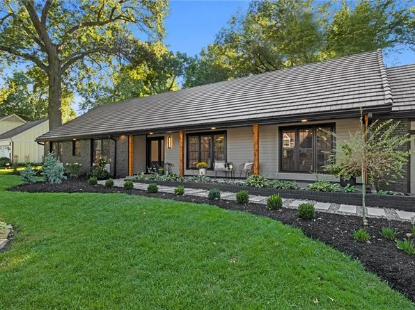 9308 Cherokee Pl, Leawood, KS 66206