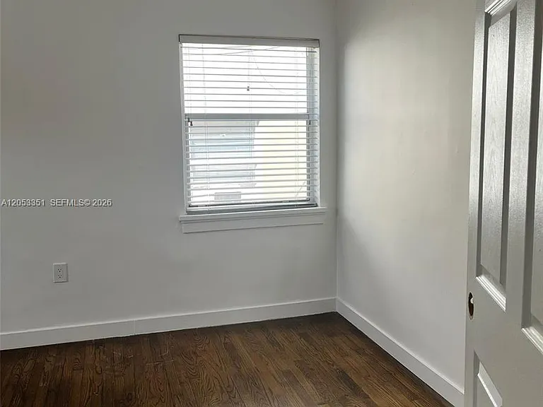 833 W 39th St #2 — Photo 7