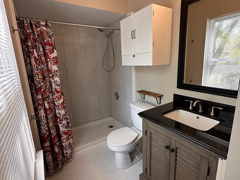 1642 Emerson Cir — Photo 10
