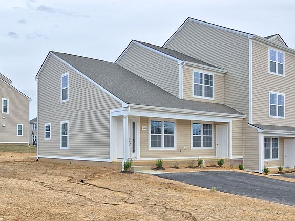 3rd image of 665 Twisted Oak Dr