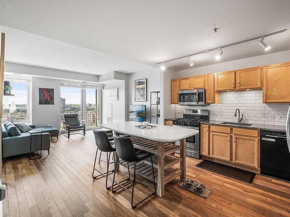 1st image of 929 Portland Ave APT 1207