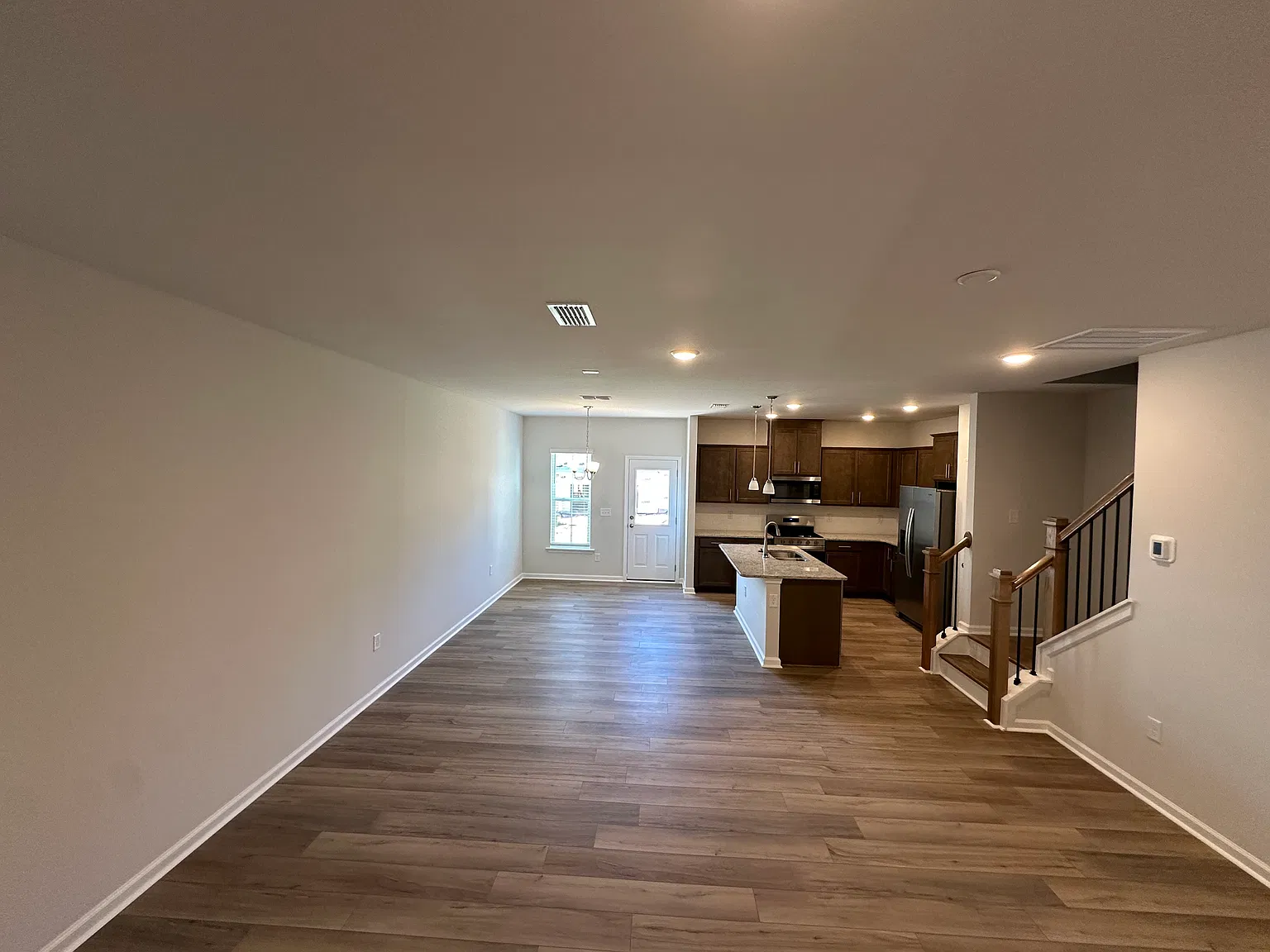 3 bed, 1558 sqft, $1,845 — Photo 2