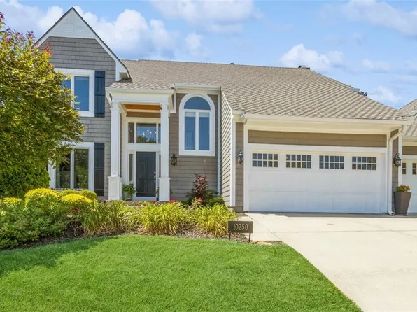 10250 S North Lake Ave, Olathe, KS 66061