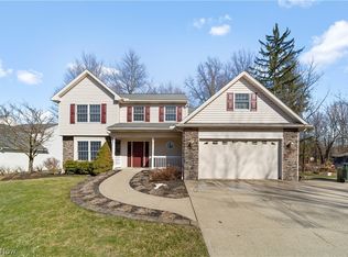 38662 E River Rd, Elyria, OH 44035