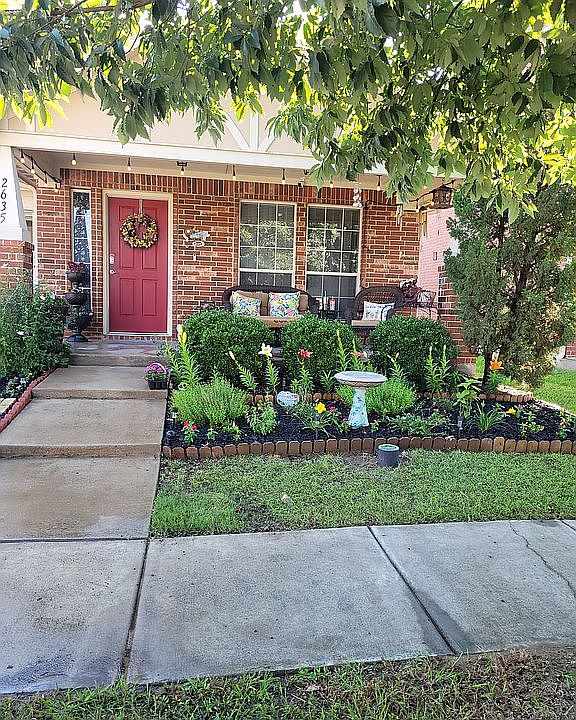 1st image of 2635 Blackstone Dr