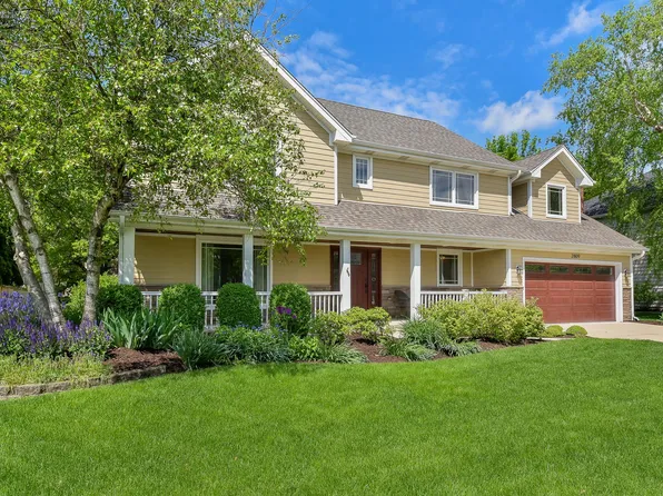 2809 Wedgewood Dr, Naperville, IL 60565