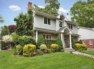 11 Magnolia Dr, New Hyde Park, NY 11040