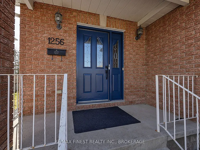 1256 Brackenwood Cres — Photo 4