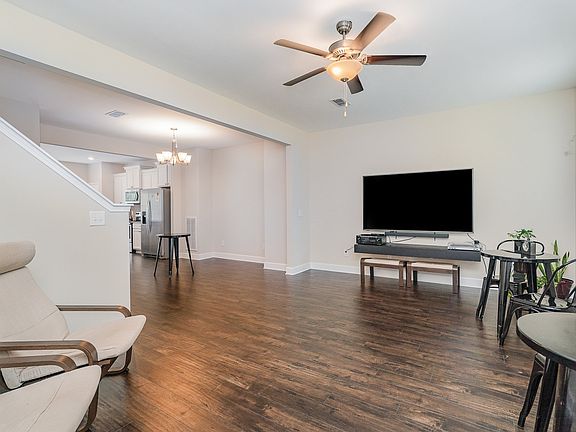 5th image of 1031 Avery Park Dr