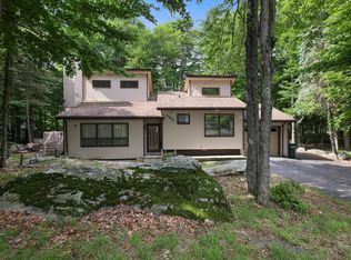 2933 Melody Ln, Tobyhanna, PA 18466