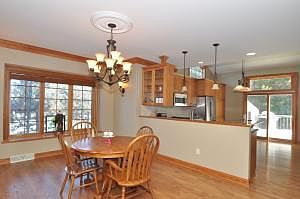 5th image of 541 Country Crest Ln