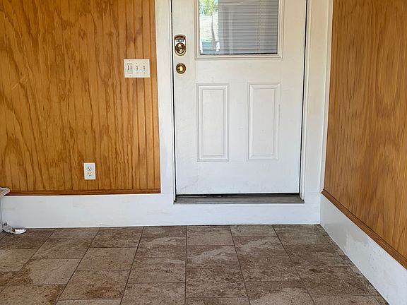 5th image of 24 Cedar St