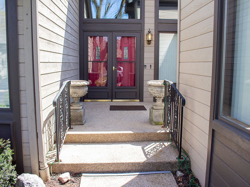 1st image of 5359 Winding Creek Dr #32