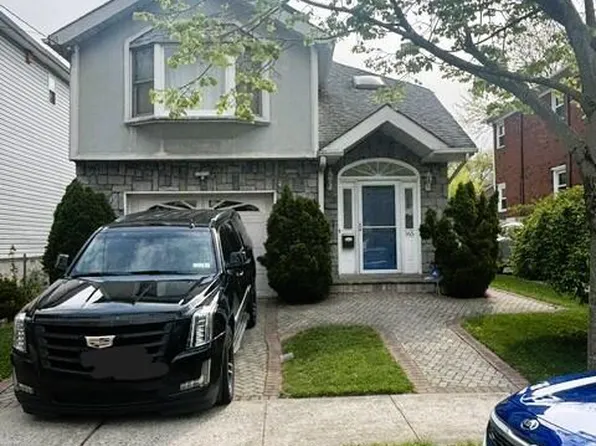 165 Martin Ave, Staten Island, NY 10314