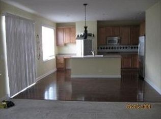 406 Frankfort Ave, Oswego, IL 60543