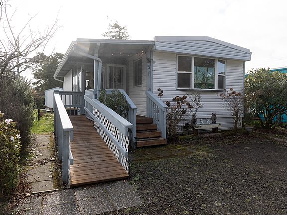2nd image of 1699 27th St Spc 5