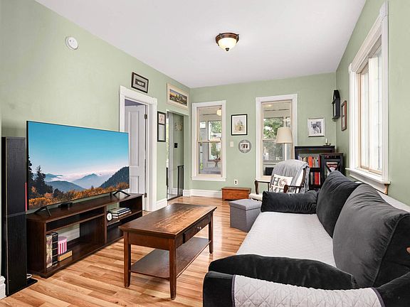 5th image of 114 Congress St W