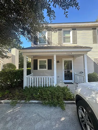 102 Lullwater Dr Photo 1