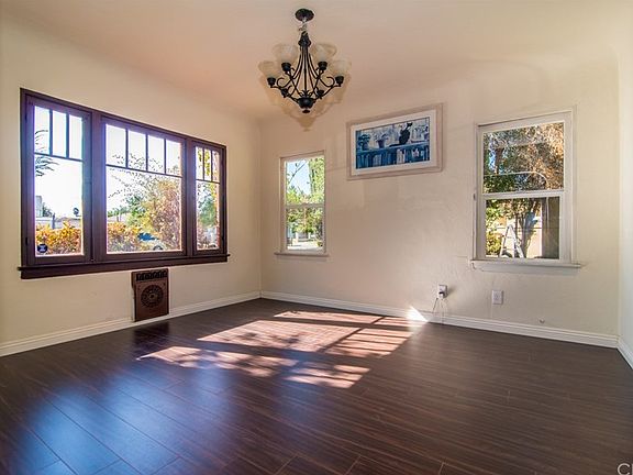 3rd image of 1229 Garden Dr