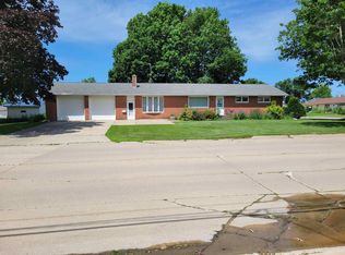 302 2nd St SW, Cresco, IA 52136