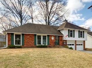5701 W 98th Ter, Overland Park, KS 66207