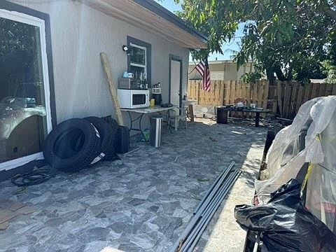 5th image of 4741 NE 14th Avenue