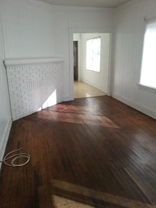 2nd image of 1617 Steele St