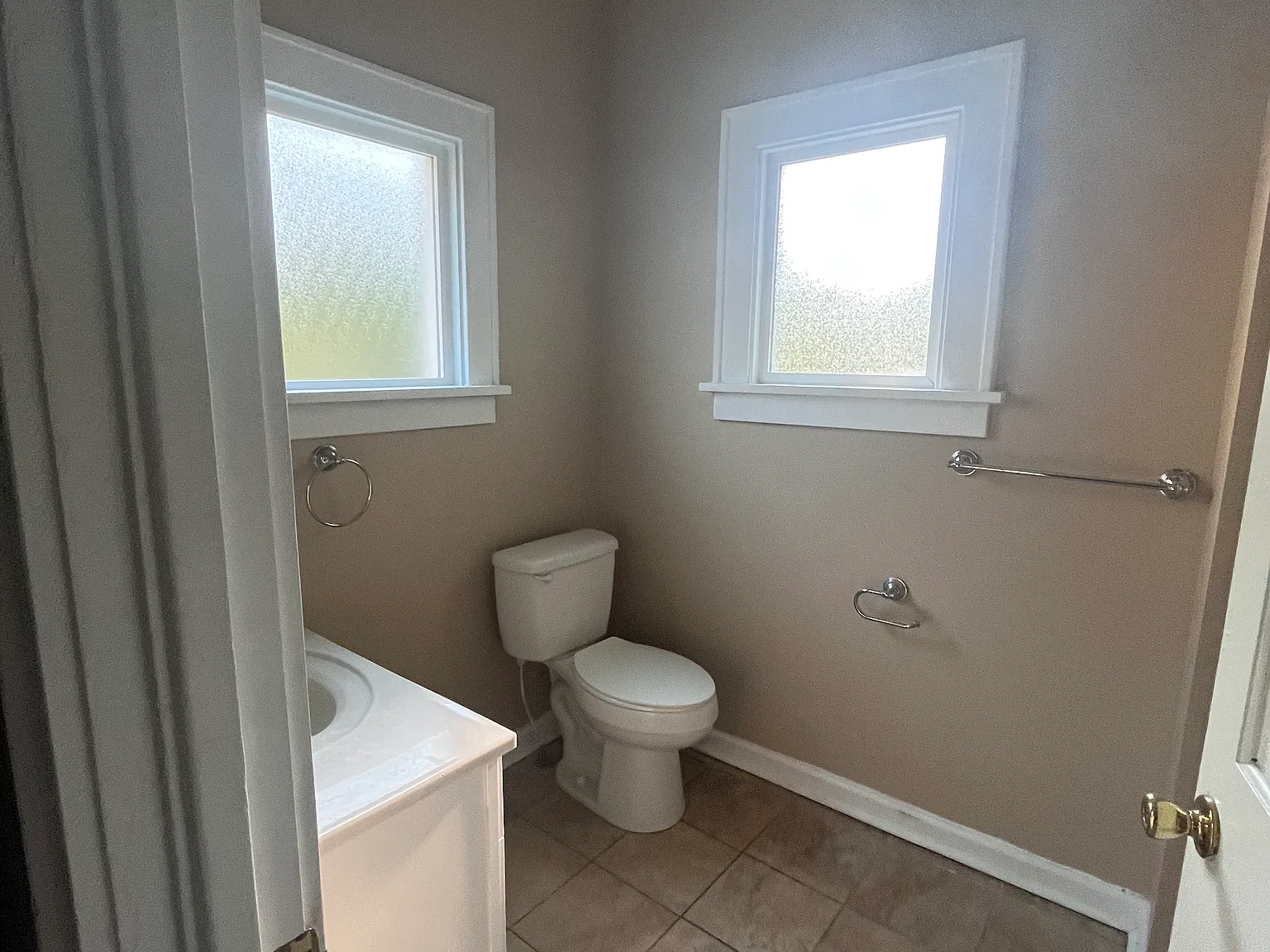 2 bed, 1100 sqft, $1,200 — Photo 4