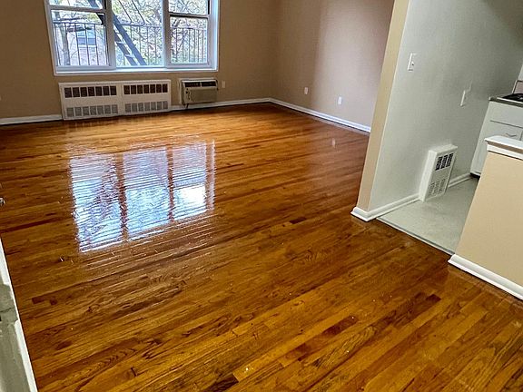 5th image of 3715 Parsons Blvd APT 2F