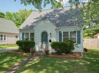 524 Wealthy Ave, Kalamazoo, MI 49006