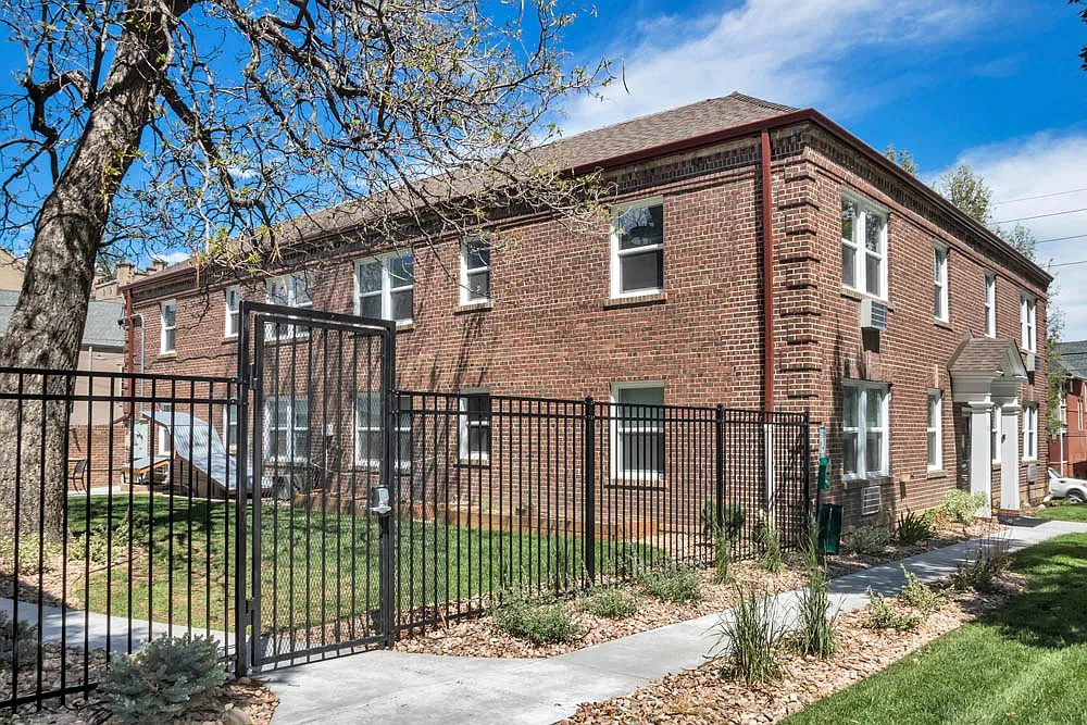 1357 & 1373 Cook — Photo 4
