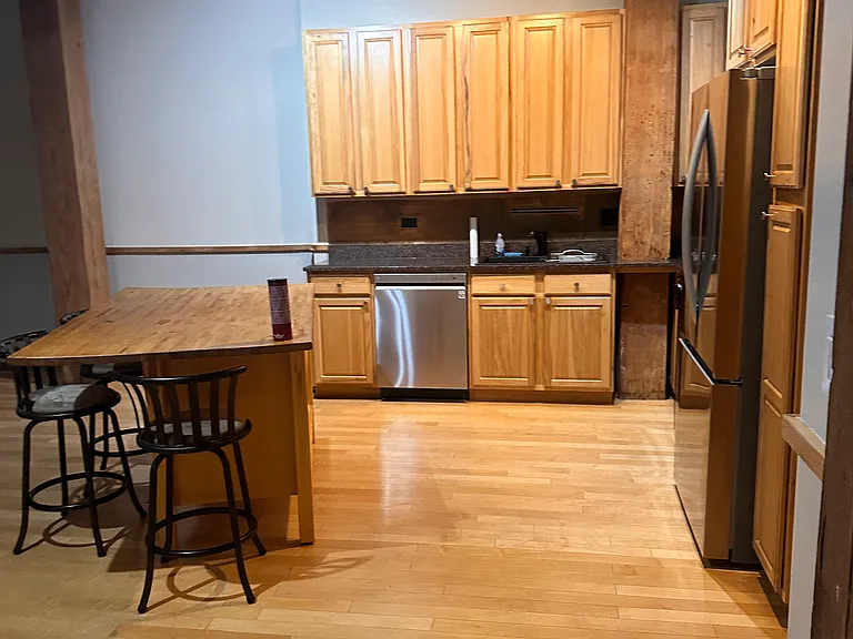 1740 N Maplewood Ave #213 — Photo 1