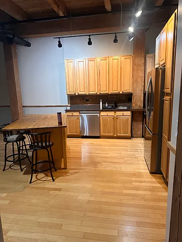 1740 N Maplewood Ave #213 Photo 1
