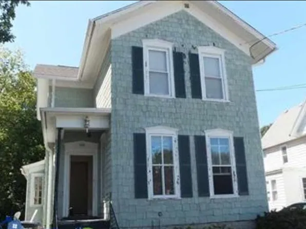 709 Franklin St #A, Oshkosh, WI 54901