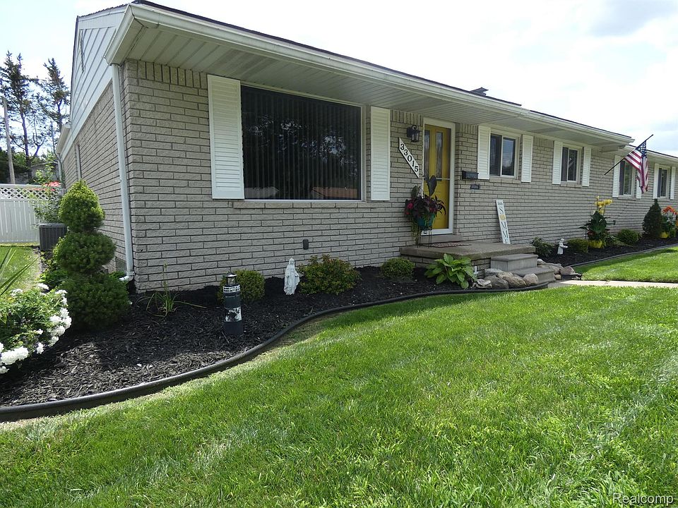 1st image of 33015 Hunter Ave