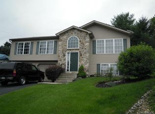 7238 Kingstead Dr, Slatington, PA 18080
