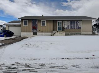604 S 7th Ave, Fox Creek, AB T0H1P0