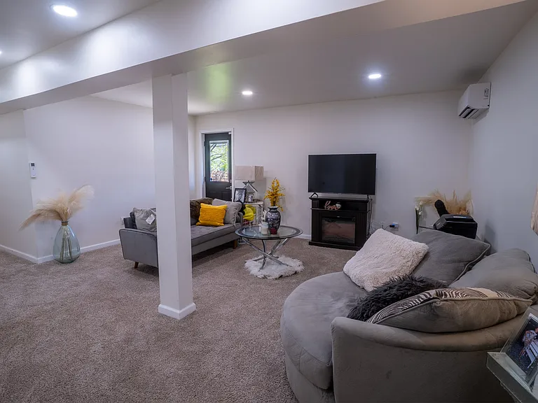 315 Warren St — Photo 14