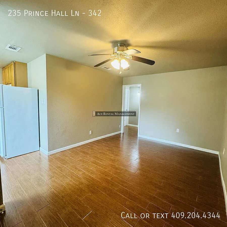 Pine Shadows Duplex Apartments — Photo 3