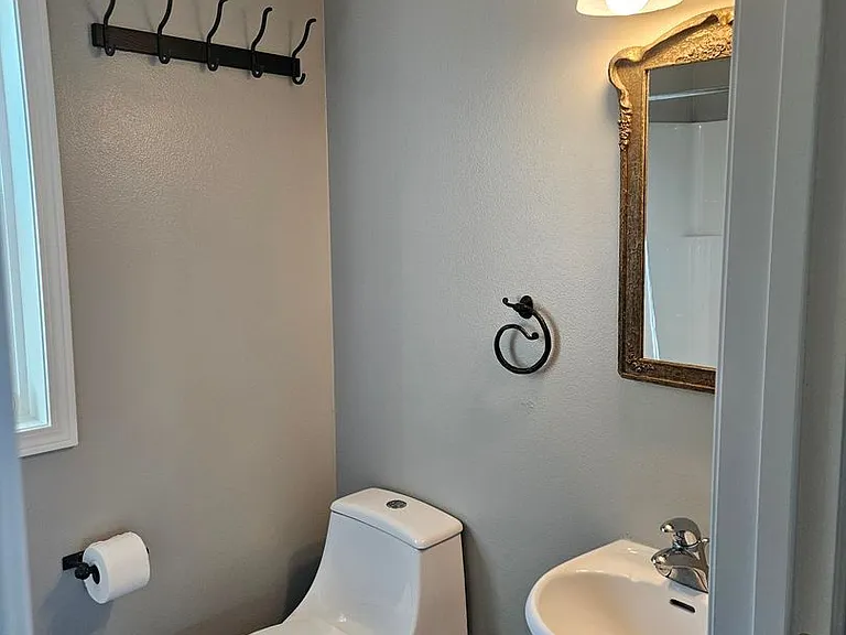 4325 King Ave — Photo 8