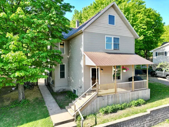 205 W Arch St, Negaunee, MI 49866