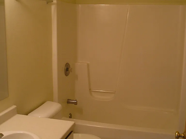 627 Shah Ave — Photo 4